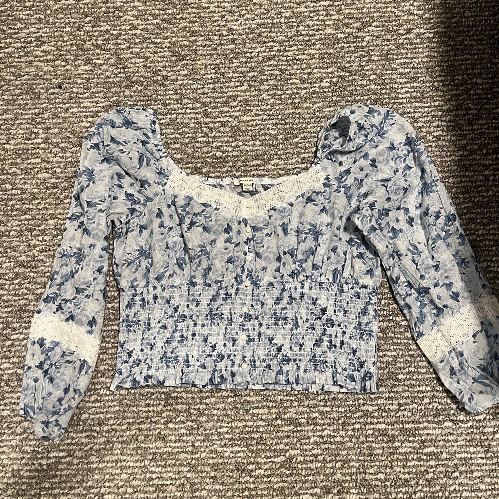 American eagle light blouse